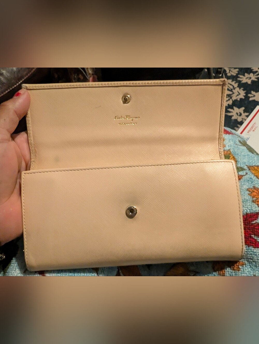Salvatore Ferragamo Cream Leather Continental Wallet with Gold Hardware - Picture 5 of 6